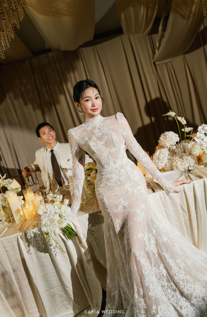 Ngắm trọn bộ ảnh cưới "trăm năm xem lại vẫn còn thấy sang" của Đoàn Văn Hậu - Doãn Hải My- Ảnh 34. Ngắm trọn bộ ảnh cưới "trăm năm xem lại vẫn còn thấy sang" của Đoàn Văn Hậu - Doãn Hải My- Ảnh 34.