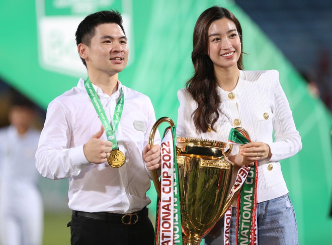 Chủ tịch hãng bay Việt kết hôn với cô gái phố Hàng Đào, tỷ phú và phó giám đốc ngân hàng đến dự- Ảnh 11.