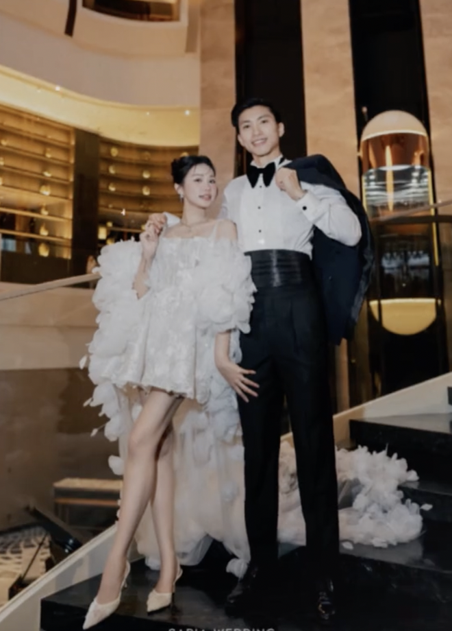 Ngắm trọn bộ ảnh cưới "trăm năm xem lại vẫn còn thấy sang" của Đoàn Văn Hậu - Doãn Hải My- Ảnh 24. Ngắm trọn bộ ảnh cưới "trăm năm xem lại vẫn còn thấy sang" của Đoàn Văn Hậu - Doãn Hải My- Ảnh 24.