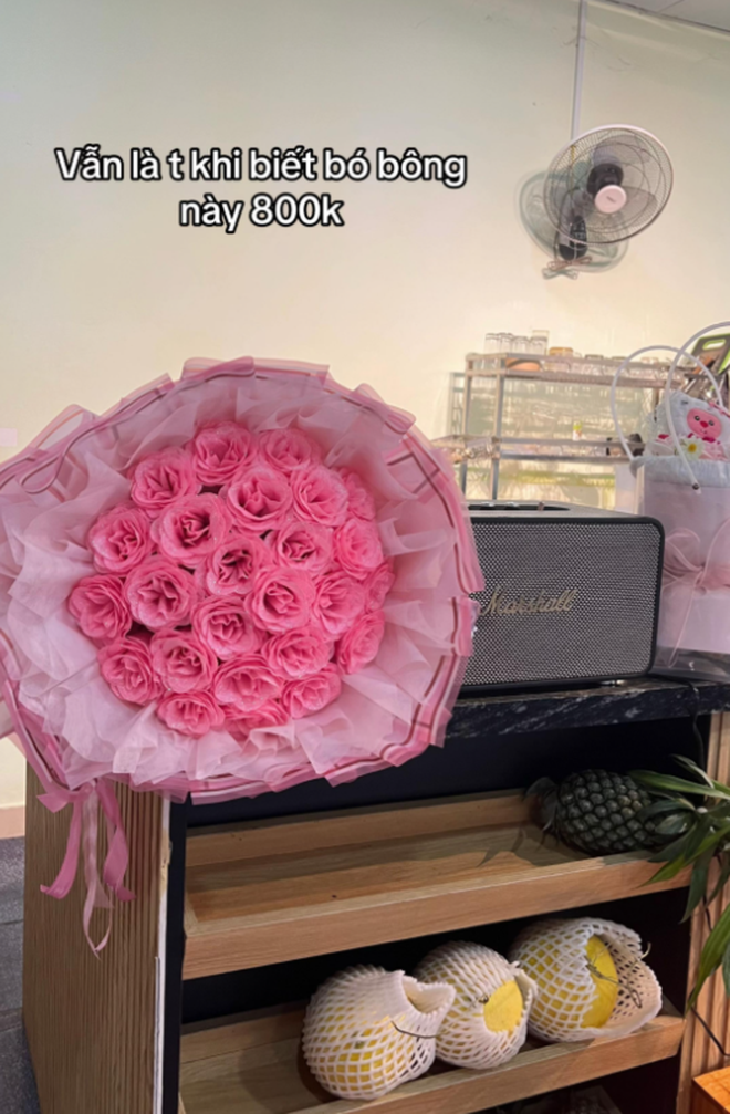 Bó hoa 1,5 triệu thiếu 7 bông bỗng trở thành bài kiểm tra EQ căng nhất hiện tại- Ảnh 3. Bó hoa 1,5 triệu thiếu 7 bông bỗng trở thành bài kiểm tra EQ căng nhất hiện tại- Ảnh 3.