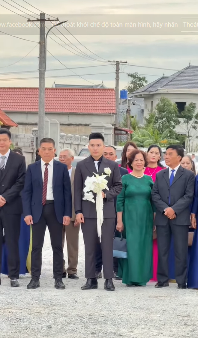 Chiếc quần của Tổng Giám đốc Tập đoàn Sơn Hải ngày đi cưới vợ sao lại thế này?- Ảnh 2.