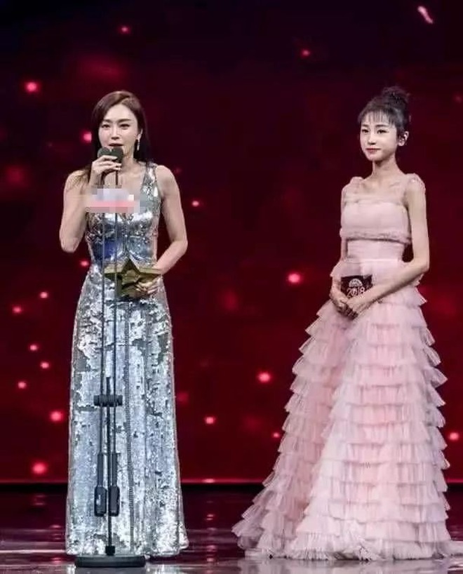 5 mỹ nhân showbiz này "ăn giấy sống qua ngày" sao?- Ảnh 21. 5 mỹ nhân showbiz này "ăn giấy sống qua ngày" sao?- Ảnh 21.