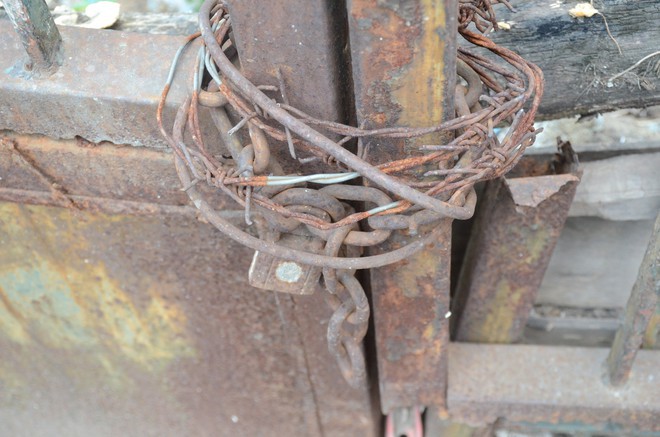 CLIP: "Nhà ma" số 300 Kim Mã, Hà Nội đã có người vào ở?- Ảnh 7. CLIP: "Nhà ma" số 300 Kim Mã, Hà Nội đã có người vào ở?- Ảnh 7.