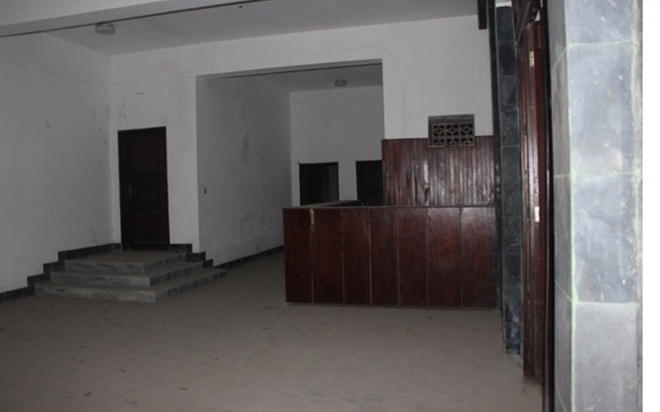 CLIP: "Nhà ma" số 300 Kim Mã, Hà Nội đã có người vào ở?- Ảnh 3. CLIP: "Nhà ma" số 300 Kim Mã, Hà Nội đã có người vào ở?- Ảnh 3.