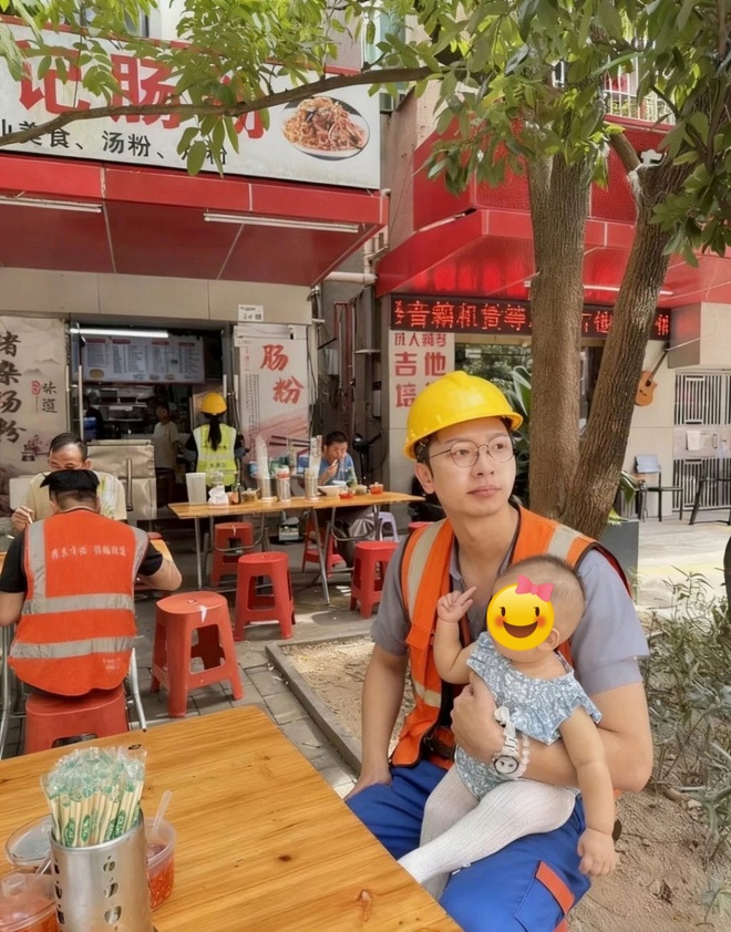 "Nam vương tiêu tiền như rác" giờ thê thảm đến nỗi phải đi phụ hồ, bê gạch xách vữa mưu sinh- Ảnh 2.