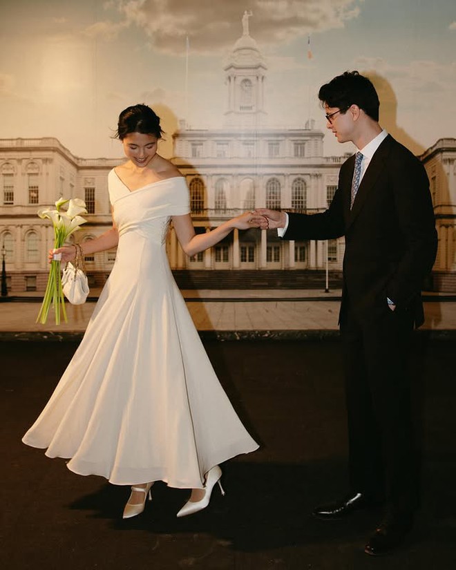 Cô gái châu Á cưới hậu duệ gia tộc Givenchy: Nhan sắc như bản tình ca, style sang đến mức Google cũng bối rối- Ảnh 4. Cô gái châu Á cưới hậu duệ gia tộc Givenchy: Nhan sắc như bản tình ca, style sang đến mức Google cũng bối rối- Ảnh 4.