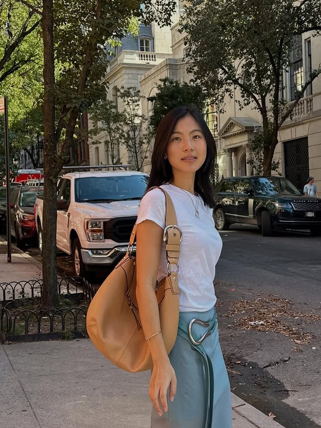 Cô gái châu Á cưới hậu duệ gia tộc Givenchy: Nhan sắc như bản tình ca, style sang đến mức Google cũng bối rối- Ảnh 5. Cô gái châu Á cưới hậu duệ gia tộc Givenchy: Nhan sắc như bản tình ca, style sang đến mức Google cũng bối rối- Ảnh 5.