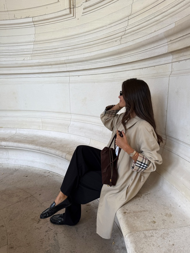 Mẫu giày trẻ như sneaker trắng nhưng thanh lịch hơn, tuổi ngoài 40 càng nên có- Ảnh 7.