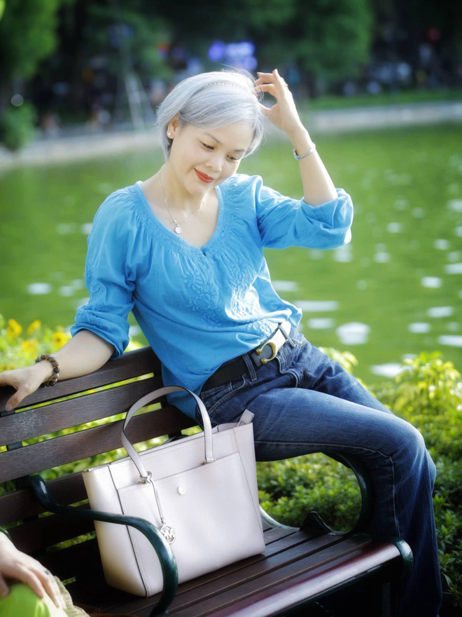 Tìm ra hội chơi tóc bạc khét nhất thủ đô, đỉnh nhất là một "chị đẹp" U60 đã đẹp còn sang- Ảnh 5.