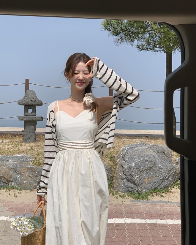 Không cần trang sức vàng, 4 món phụ kiện sau đây là đủ để set váy sang hơn gấp bội- Ảnh 4. Không cần trang sức vàng, 4 món phụ kiện sau đây là đủ để set váy sang hơn gấp bội- Ảnh 4.