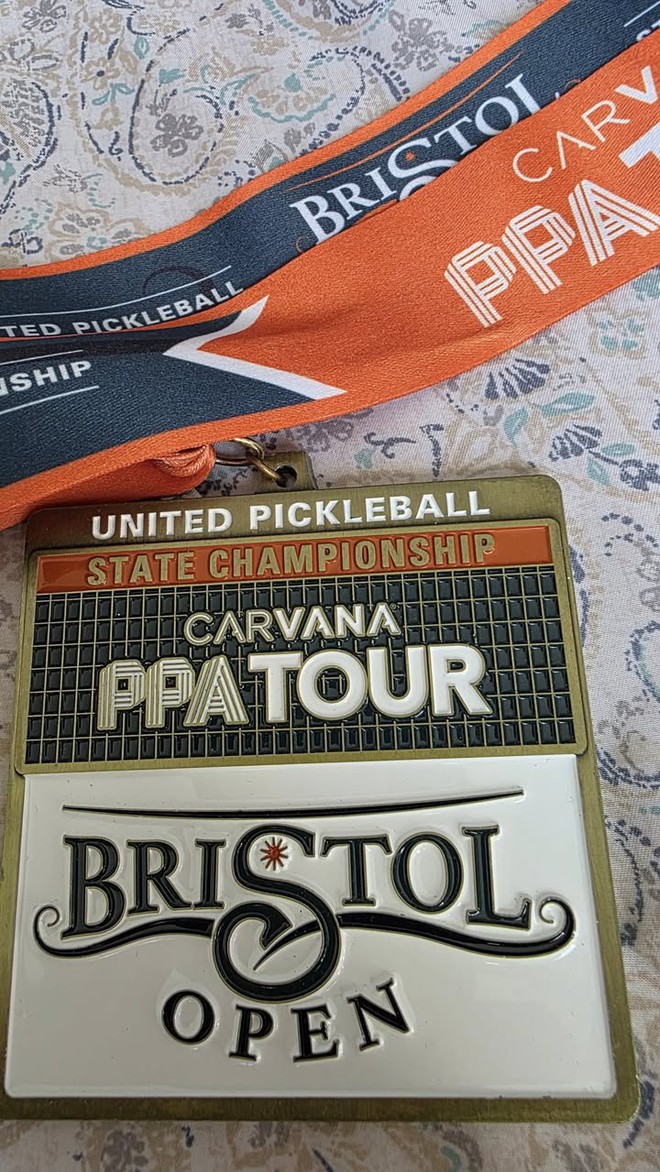 Quang Dương mang huy chương vàng lịch sử ra đấu giá cứu trợ miền Trung: “Miếng khi đói, gói khi no...”- Ảnh 3. Quang Dương mang huy chương vàng lịch sử ra đấu giá cứu trợ miền Trung: “Miếng khi đói, gói khi no...”- Ảnh 3.