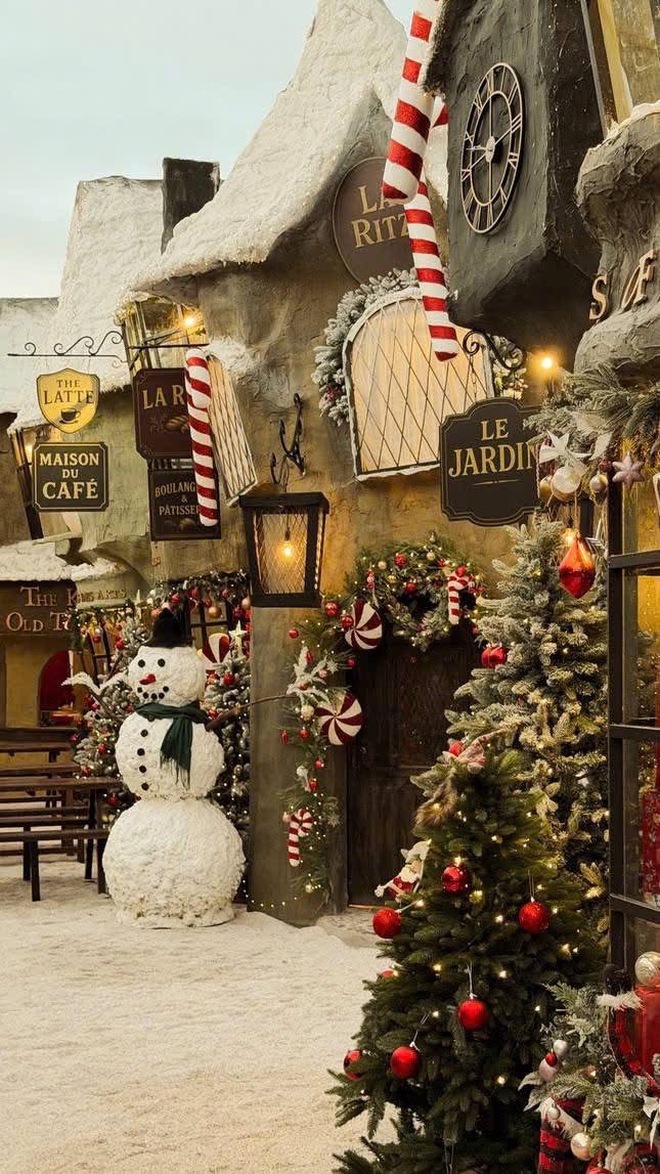 Năm nay Việt Nam đón giáng sinh sớm?- Ảnh 10. Năm nay Việt Nam đón giáng sinh sớm?- Ảnh 10.