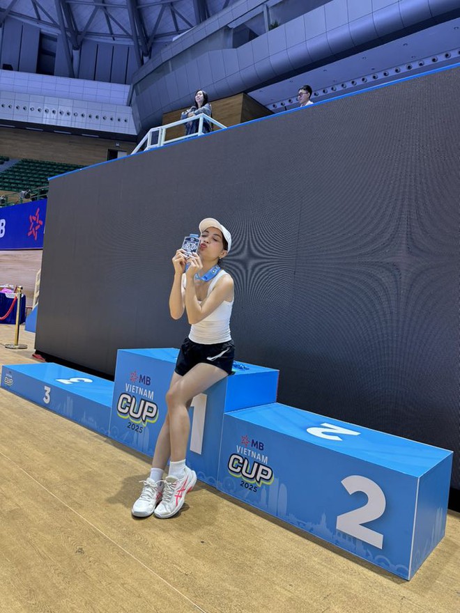 Em Kim "vén váy", vợ 3 giám đốc bảo tàng cùng loạt mỹ nhân xả suộc thả dáng tại PPA Tour Asia - Đà Nẵng- Ảnh 19.