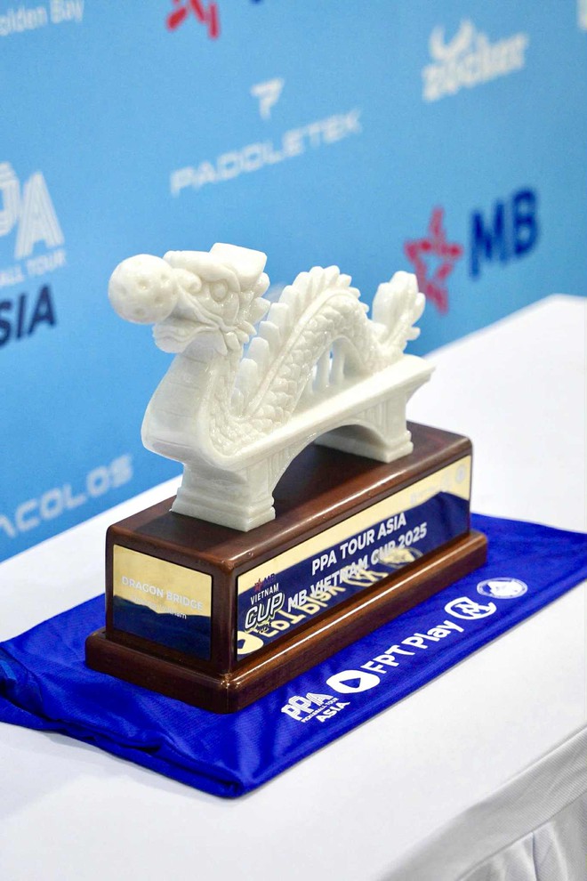 Chiêm ngưỡng cúp Rồng vô địch của PPA Tour Asia Vietnam Cup 2025: Độc đáo, nhìn là nhớ ngay đến Đà Nẵng- Ảnh 5.