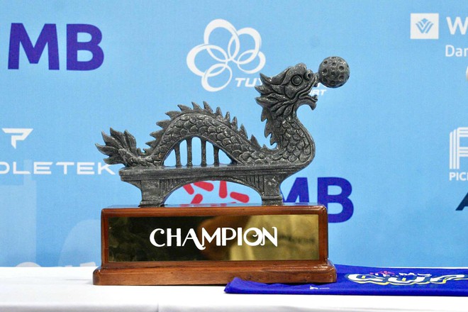 Chiêm ngưỡng cúp Rồng vô địch của PPA Tour Asia Vietnam Cup 2025: Độc đáo, nhìn là nhớ ngay đến Đà Nẵng- Ảnh 2.