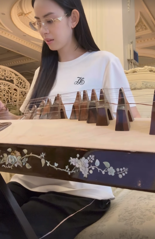 Bĩu môi chê Hương Liên "dâu hào môn phông bạt", ai dè cô đã bước vào thú chơi "giàu 3 đời" mới kham nổi- Ảnh 2.