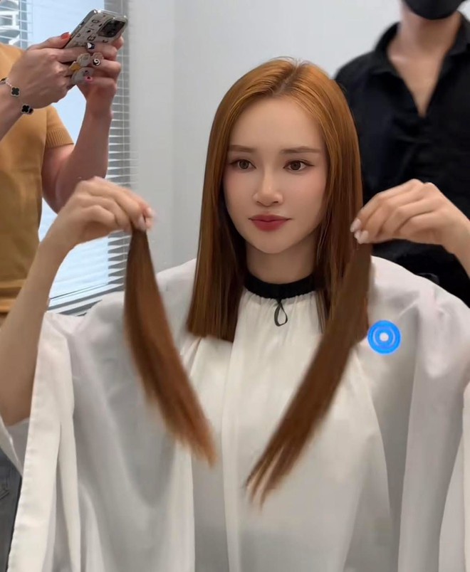 Nhã Phương bị chỉ trích "làm màu" vì hiến tóc- Ảnh 3. Nhã Phương bị chỉ trích "làm màu" vì hiến tóc- Ảnh 3.