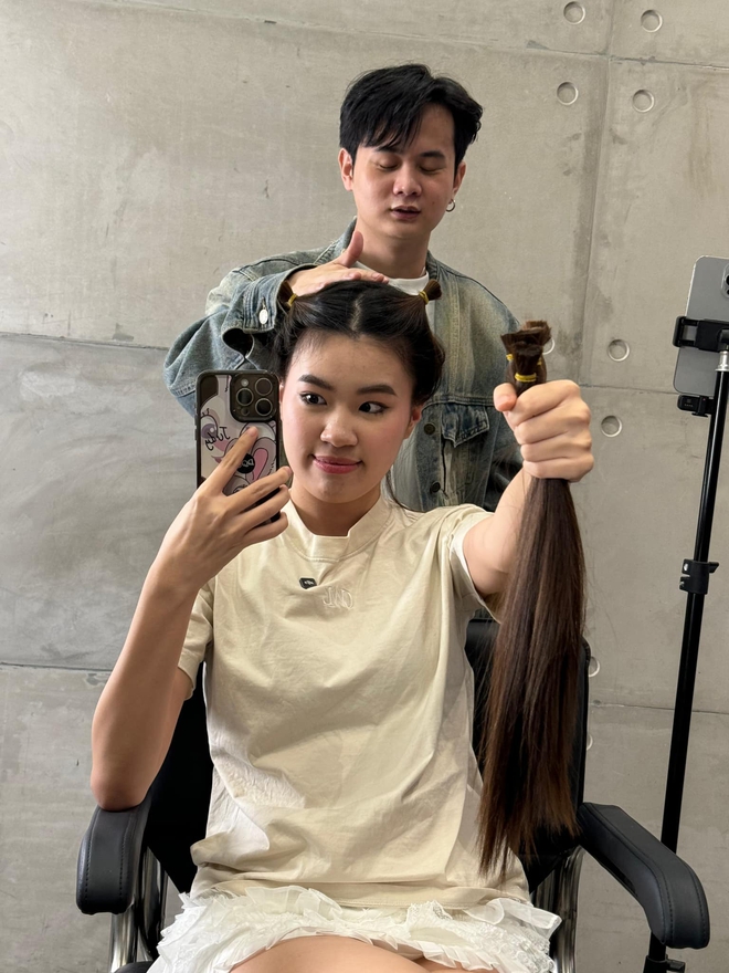 Nhã Phương bị chỉ trích "làm màu" vì hiến tóc- Ảnh 8. Nhã Phương bị chỉ trích "làm màu" vì hiến tóc- Ảnh 8.