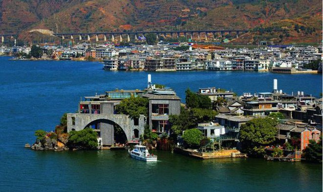 Nữ nghệ sĩ 30 năm không ăn cơm sở hữu biệt thự "cung trăng - mặt trời" đẹp nhất thế gian- Ảnh 7. Nữ nghệ sĩ 30 năm không ăn cơm sở hữu biệt thự "cung trăng - mặt trời" đẹp nhất thế gian- Ảnh 7.