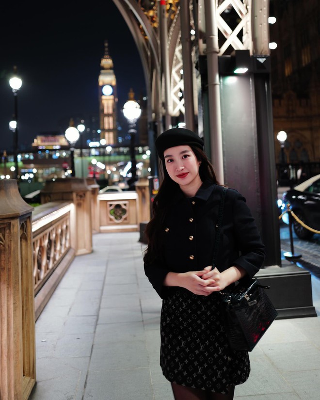 Gu chọn chân váy của các nàng dâu hào môn: 4 kiểu đơn giản nhưng mặc thế nào cũng sang- Ảnh 9. Gu chọn chân váy của các nàng dâu hào môn: 4 kiểu đơn giản nhưng mặc thế nào cũng sang- Ảnh 9.