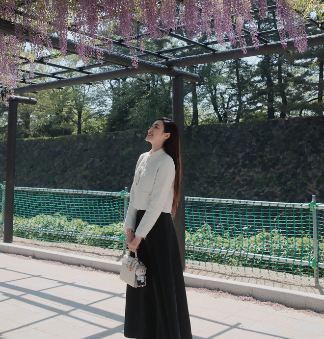 Gu chọn chân váy của các nàng dâu hào môn: 4 kiểu đơn giản nhưng mặc thế nào cũng sang- Ảnh 7. Gu chọn chân váy của các nàng dâu hào môn: 4 kiểu đơn giản nhưng mặc thế nào cũng sang- Ảnh 7.