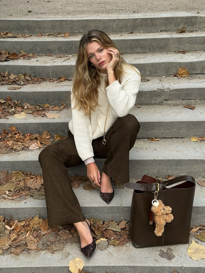 Phụ nữ Pháp mặc áo len đơn giản mà vẫn sang là vì họ ưu ái 5 kiểu dáng này- Ảnh 8.