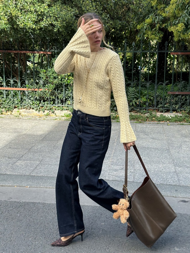 Phụ nữ Pháp mặc áo len đơn giản mà vẫn sang là vì họ ưu ái 5 kiểu dáng này- Ảnh 7.