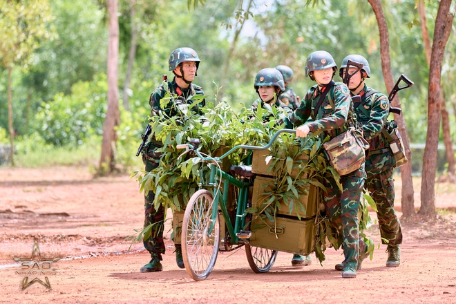 Tập 13 Sao Nhập Ngũ: 1 nhân vật rời chương trình, Hương Giang kinh ngạc khi thấy món đồ này- Ảnh 1. Tập 13 Sao Nhập Ngũ: 1 nhân vật rời chương trình, Hương Giang kinh ngạc khi thấy món đồ này- Ảnh 1.