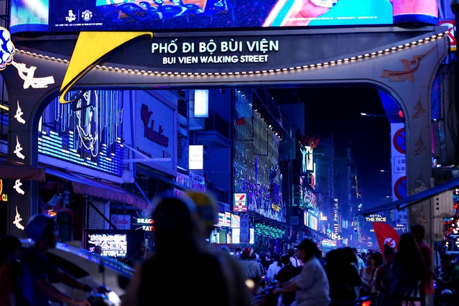 Video: Giới trẻ TP.HCM chi tới 10 triệu/người để hoá trang Halloween- Ảnh 7. Video: Giới trẻ TP.HCM chi tới 10 triệu/người để hoá trang Halloween- Ảnh 7.