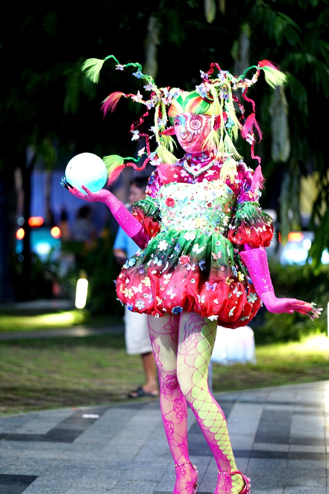 Video: Giới trẻ TP.HCM chi tới 10 triệu/người để hoá trang Halloween- Ảnh 5. Video: Giới trẻ TP.HCM chi tới 10 triệu/người để hoá trang Halloween- Ảnh 5.