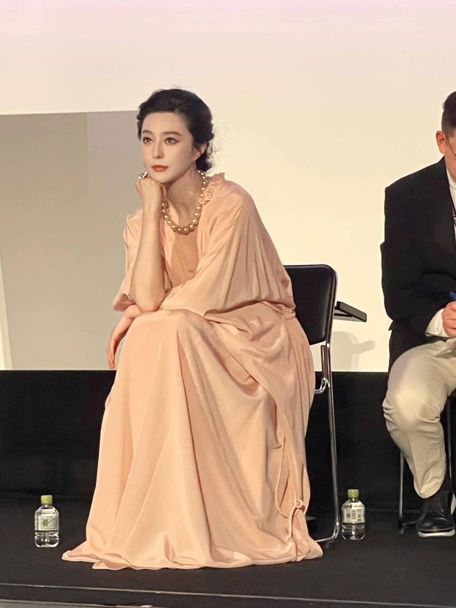 Tuổi trung niên không tầm thường của Phạm Băng Băng- Ảnh 1. Tuổi trung niên không tầm thường của Phạm Băng Băng- Ảnh 1.