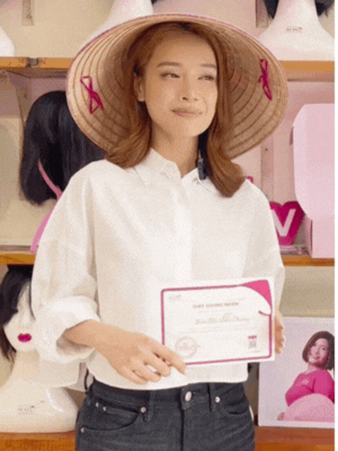 Vụ Nhã Phương hiến tóc nhuộm gây tranh cãi: Người trong cuộc và phía đơn vị nhận nói gì?- Ảnh 2. Vụ Nhã Phương hiến tóc nhuộm gây tranh cãi: Người trong cuộc và phía đơn vị nhận nói gì?- Ảnh 2.