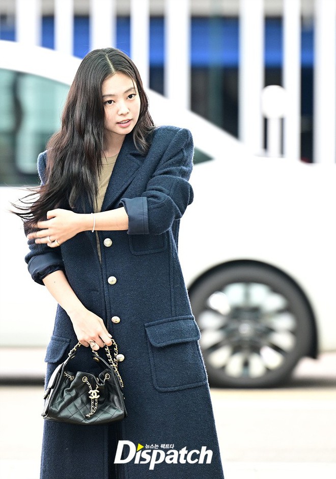 Bùng binh tình ái Jennie (BLACKPINK) - Kai (EXO) - V (BTS) đụng mặt, tạo nên cuộc hội ngộ lịch sử- Ảnh 3.
