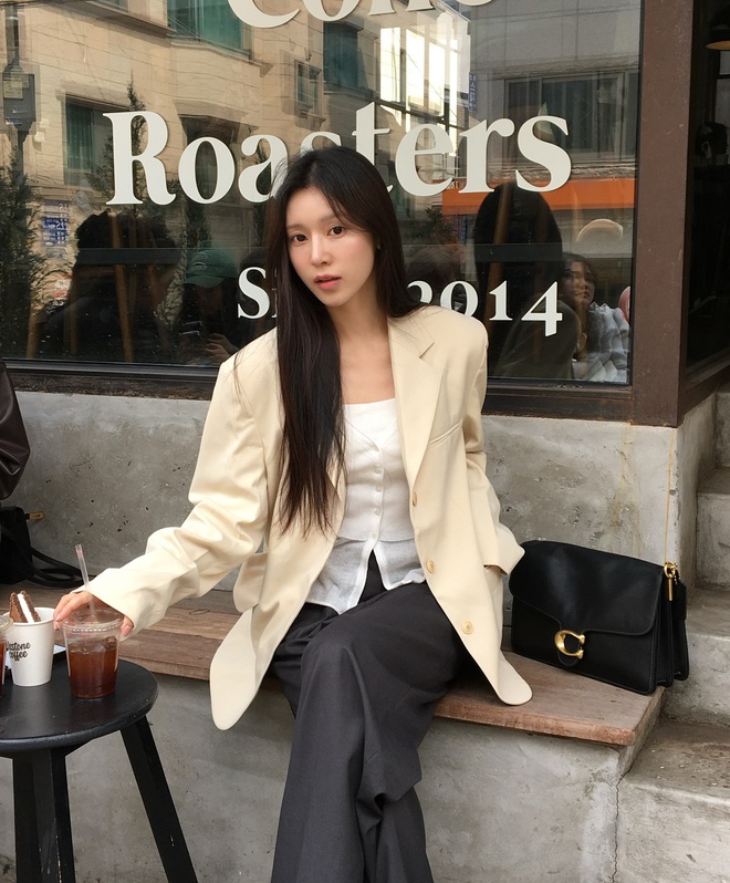 Quần đen rất dễ mặc, nhưng chị em phải mix cùng 4 kiểu áo sau đây thì mới sành điệu tuyệt đối- Ảnh 6.