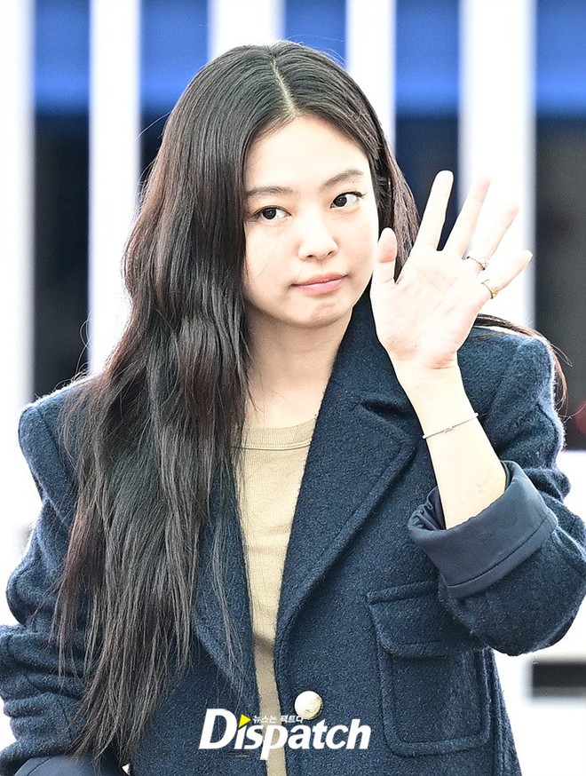 Bùng binh tình ái Jennie (BLACKPINK) - Kai (EXO) - V (BTS) đụng mặt, tạo nên cuộc hội ngộ lịch sử- Ảnh 5.