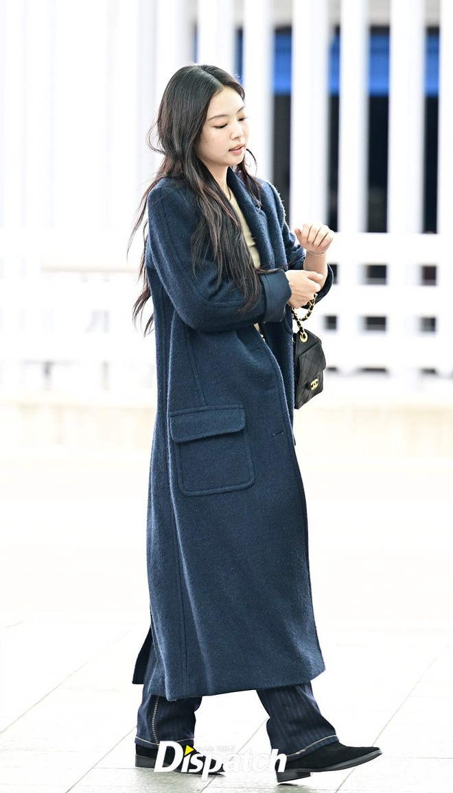 Bùng binh tình ái Jennie (BLACKPINK) - Kai (EXO) - V (BTS) đụng mặt, tạo nên cuộc hội ngộ lịch sử- Ảnh 2.