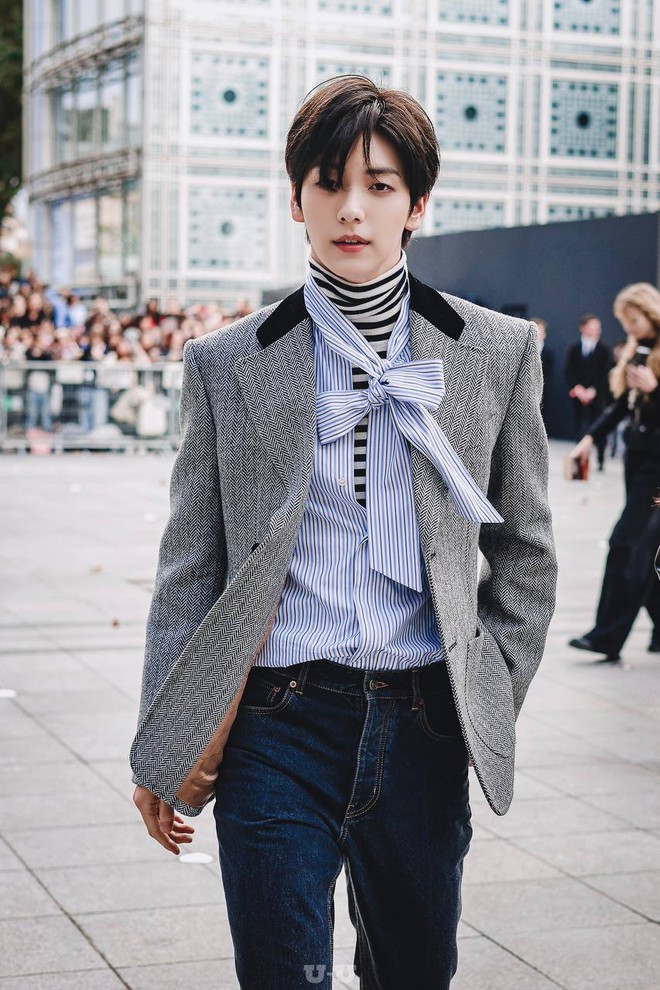 SOOBIN gây náo loạn show Valentino tại Paris Fashion Week?- Ảnh 10.