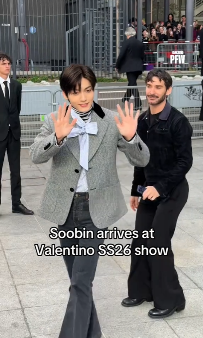 SOOBIN gây náo loạn show Valentino tại Paris Fashion Week?- Ảnh 1.