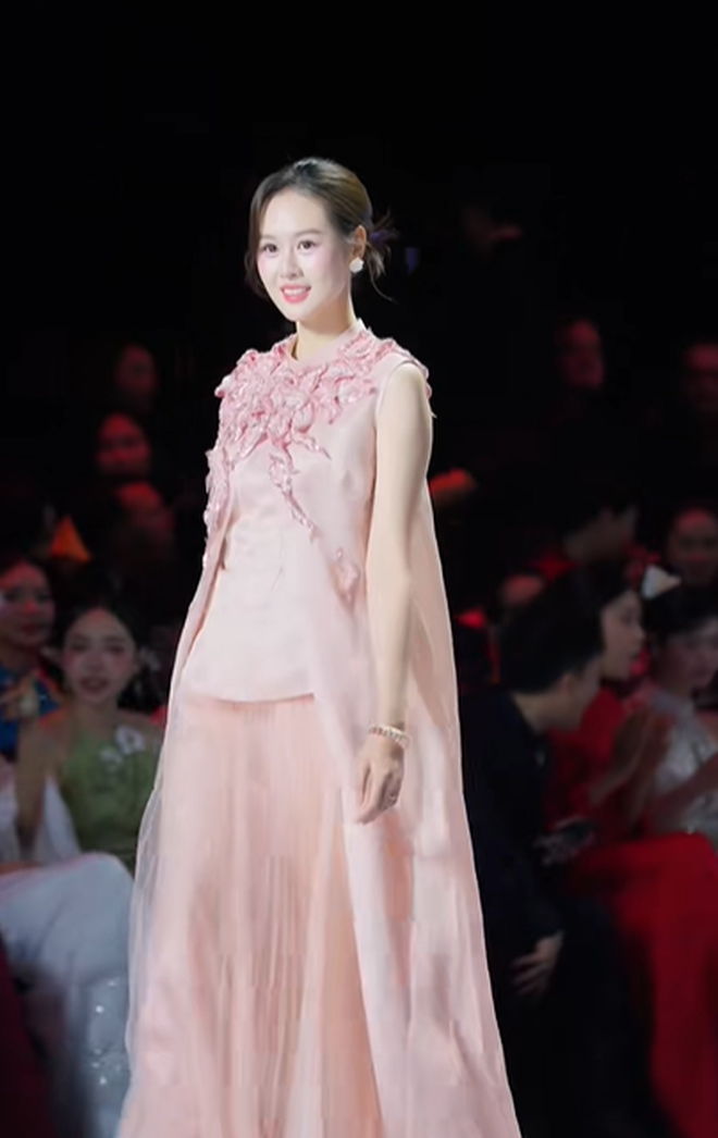 "Anh Đức cứu thế giới à?"- Ảnh 2.