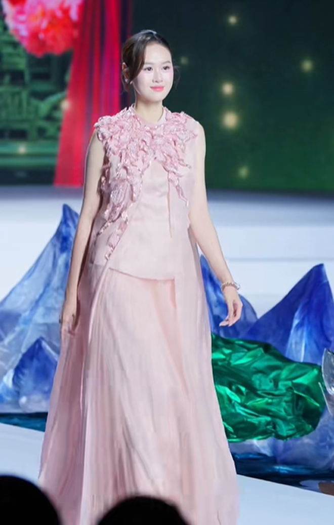 "Anh Đức cứu thế giới à?"- Ảnh 1.