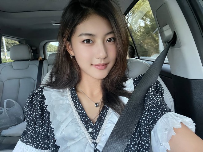 Dụi mắt không tin nổi đây là "thiên thần" Bố Ơi Mình Đi Đâu Thế ở tuổi 18?- Ảnh 3.