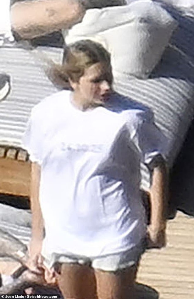 "Tiểu mỹ nhân" Harper Beckham bị paparazzi "dìm" thê thảm!- Ảnh 5.