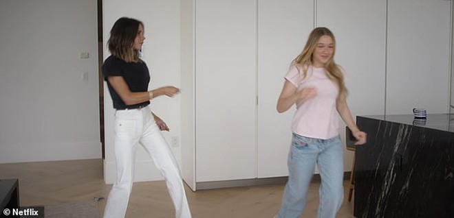 Victoria Beckham bị con gái Harper “chê” tơi tả!- Ảnh 2.