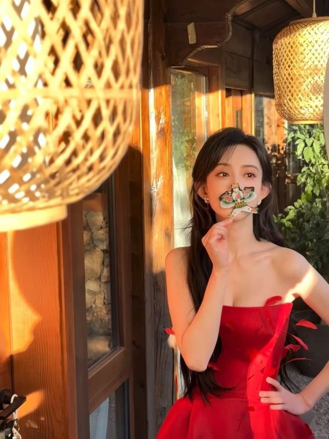 Tại sao mặc màu đỏ có thể giúp bạn đổi vận? Mạnh Tử Nghĩa mách bạn cách hút may của gam màu phong thủy này- Ảnh 12.