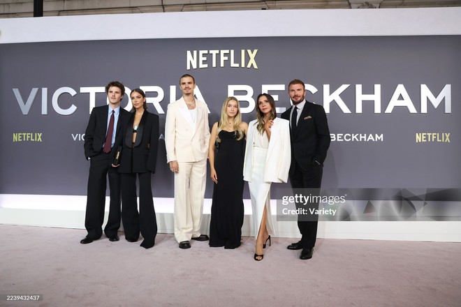 Tiểu thư Harper Beckham chiếm trọn spotlight ở buổi ra mắt phim của mẹ - Victoria, "hung thần" Getty cũng không thể dìm nhan sắc- Ảnh 8.