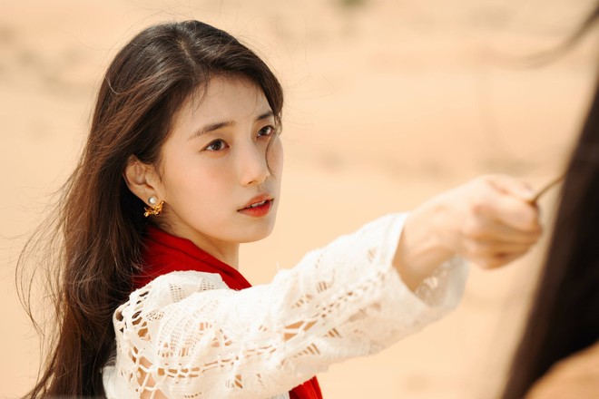 Đẹp lộng lẫy như nữ chính Genie, Make a Wish cũng chỉ thích mặc đồ tối giản- Ảnh 1.