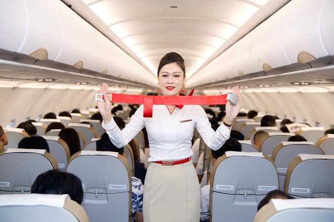 Cận cảnh đồng phục của Sun PhuQuoc Airways trong chuyến bay đầu tiên- Ảnh 5. Cận cảnh đồng phục của Sun PhuQuoc Airways trong chuyến bay đầu tiên- Ảnh 5.