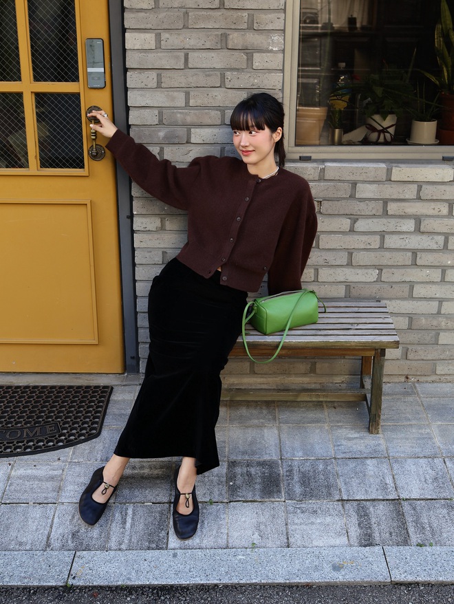 Nếu chỉ được sắm 1 kiểu chân váy, chị em hãy chọn chân váy suông vì mặc thế nào cũng sang và tôn dáng- Ảnh 8.