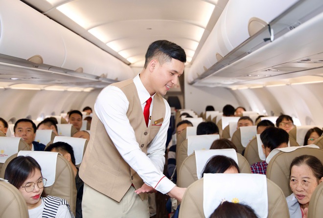 Cận cảnh đồng phục của Sun PhuQuoc Airways trong chuyến bay đầu tiên- Ảnh 7. Cận cảnh đồng phục của Sun PhuQuoc Airways trong chuyến bay đầu tiên- Ảnh 7.