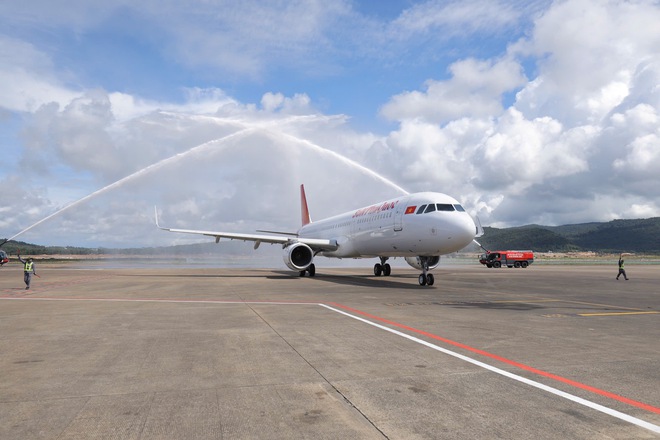 Cận cảnh đồng phục của Sun PhuQuoc Airways trong chuyến bay đầu tiên- Ảnh 12. Cận cảnh đồng phục của Sun PhuQuoc Airways trong chuyến bay đầu tiên- Ảnh 12.